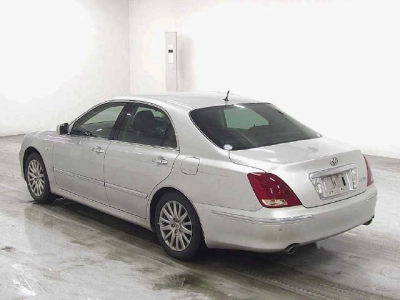 TOYOTA CROWN MAJESTA