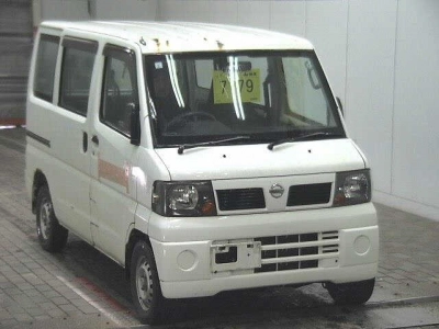 NISSAN CLIPPER VAN