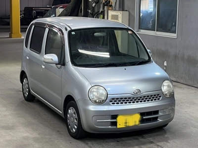 DAIHATSU MOVE LATTE