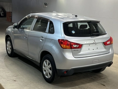 MITSUBISHI RVR
