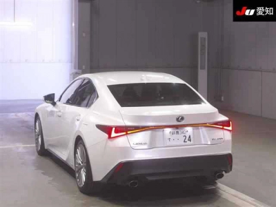 LEXUS IS