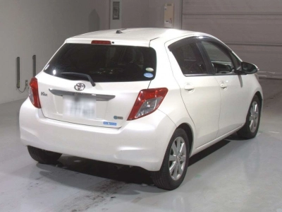 TOYOTA VITZ