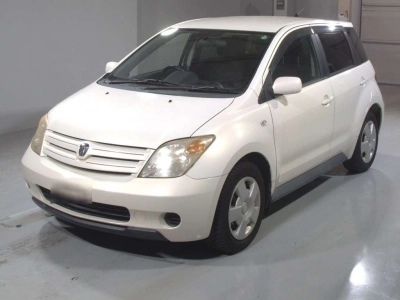 TOYOTA IST