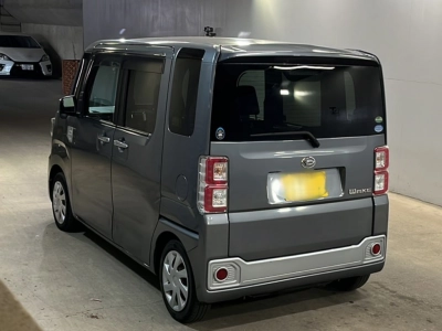 DAIHATSU WAKE