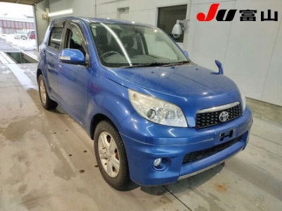 TOYOTA RUSH