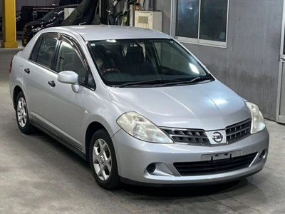 NISSAN TIIDA LATIO