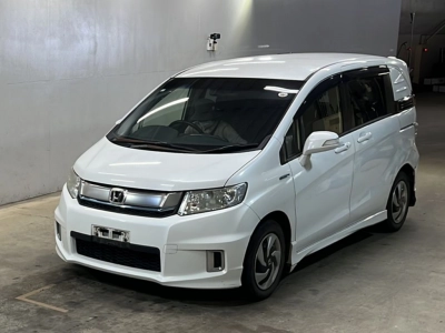 HONDA FREED SPIKE HYBRID