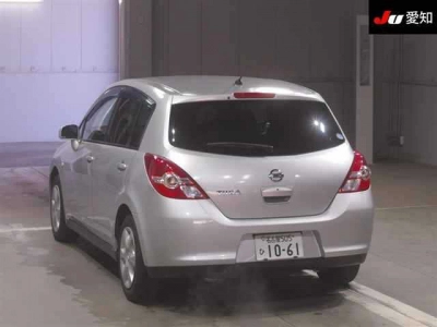 NISSAN TIIDA