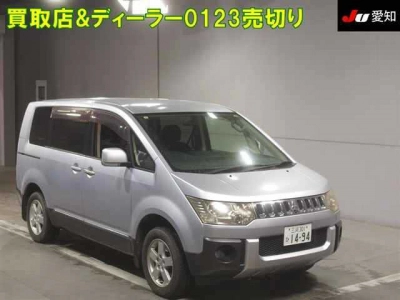MITSUBISHI DELICA D:5