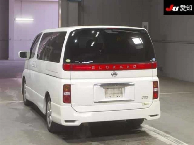 NISSAN ELGRAND