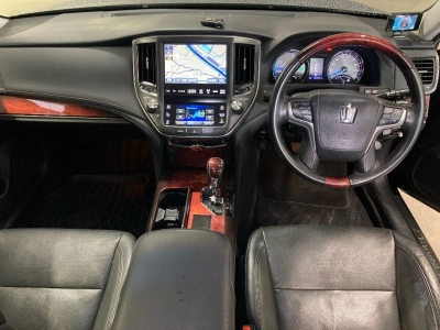 TOYOTA CROWN MAJESTA