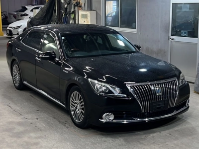 TOYOTA CROWN MAJESTA