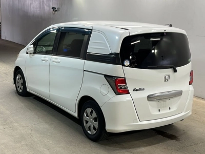 HONDA FREED SPIKE