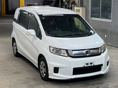 HONDA FREED SPIKE