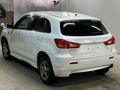 MITSUBISHI RVR
