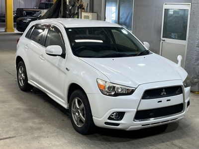 MITSUBISHI RVR