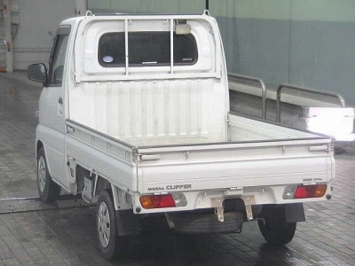 NISSAN CLIPPER