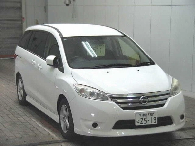 NISSAN LAFESTA
