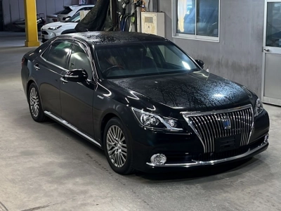 TOYOTA CROWN MAJESTA