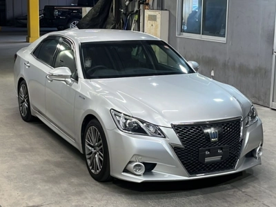 TOYOTA CROWN HYBRID