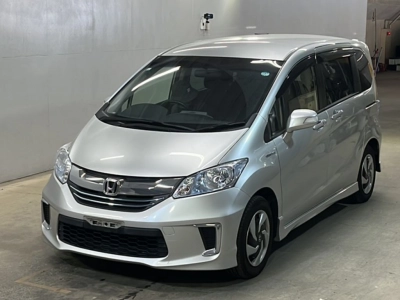 HONDA FREED HYBRID