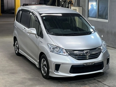 HONDA FREED HYBRID