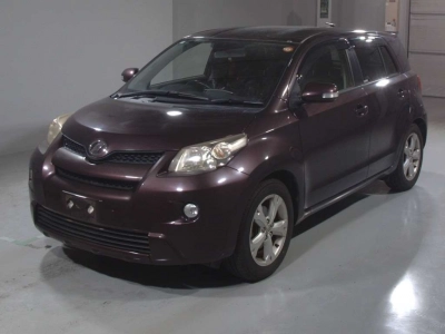 TOYOTA IST