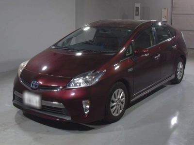 TOYOTA PRIUS PHV