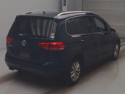 VOLKSWAGEN GOLF TOURAN