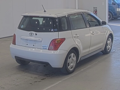 TOYOTA IST