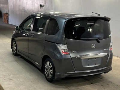 HONDA FREED HYBRID