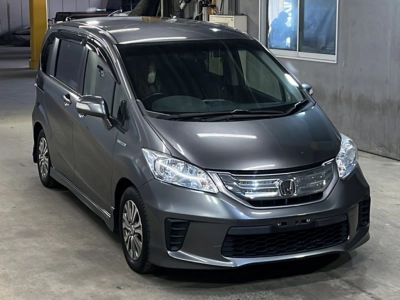 HONDA FREED HYBRID