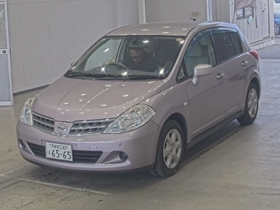 NISSAN TIIDA