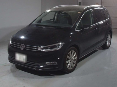 VOLKSWAGEN GOLF TOURAN