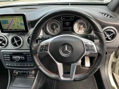 MERCEDES BENZ GLA