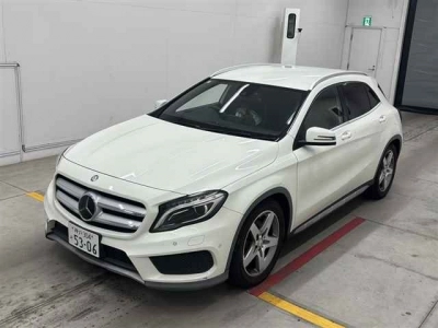 MERCEDES BENZ GLA