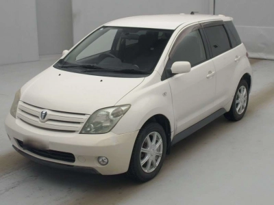 TOYOTA IST