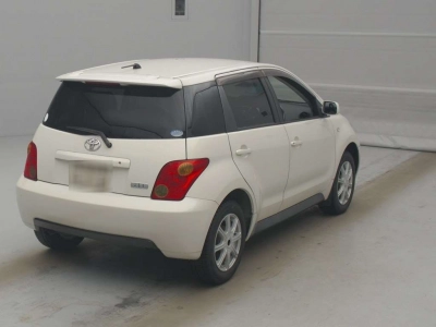 TOYOTA IST