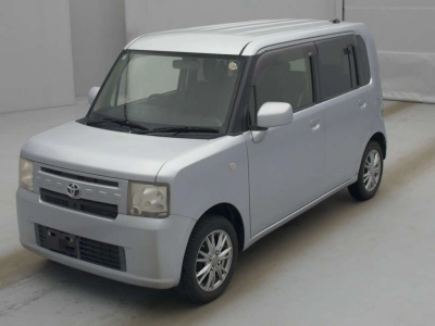TOYOTA PIXIS SPACE