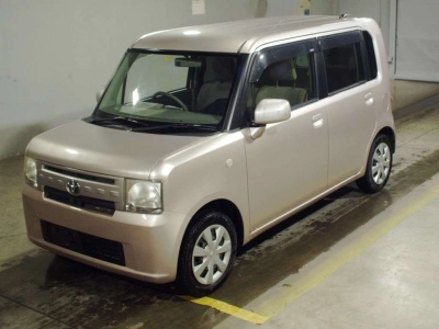 TOYOTA PIXIS SPACE