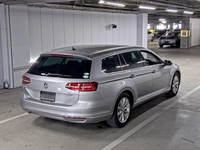 VOLKSWAGEN PASSAT VARIANT