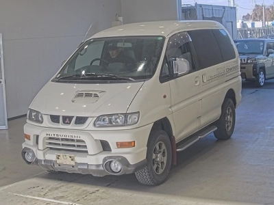 MITSUBISHI DELICA SPACE GEAR