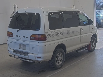 MITSUBISHI DELICA SPACE GEAR