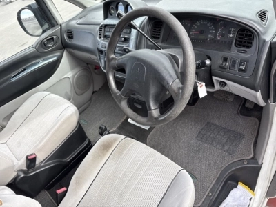 MITSUBISHI DELICA SPACE GEAR