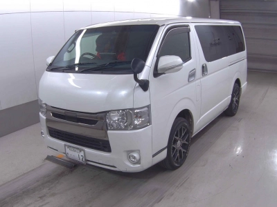 TOYOTA HIACE