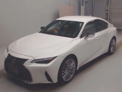 LEXUS IS