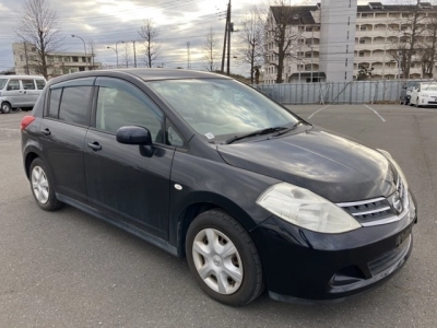 NISSAN TIIDA