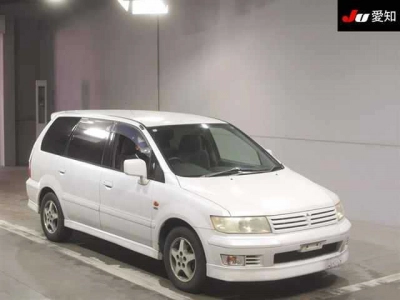 MITSUBISHI CHARIOT GRANDIS