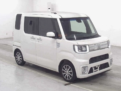 TOYOTA PIXIS MEGA