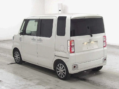 TOYOTA PIXIS MEGA